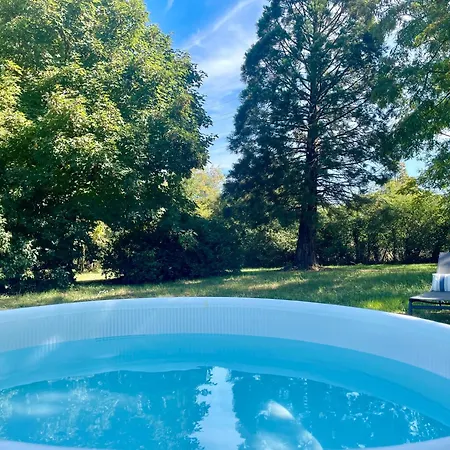 Du Petit Manoir De La Noue